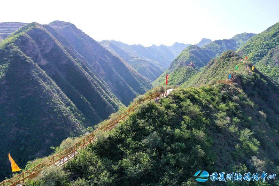 在抱龙山景区,览无限风光~_永靖县_龙腰_兰州