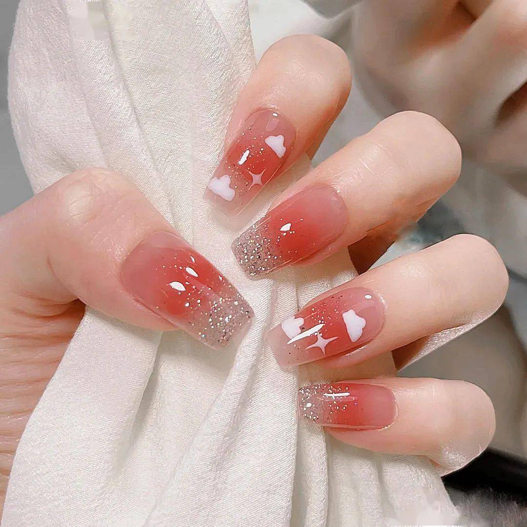 温柔巨显白的腮红美甲来了,速速收藏!