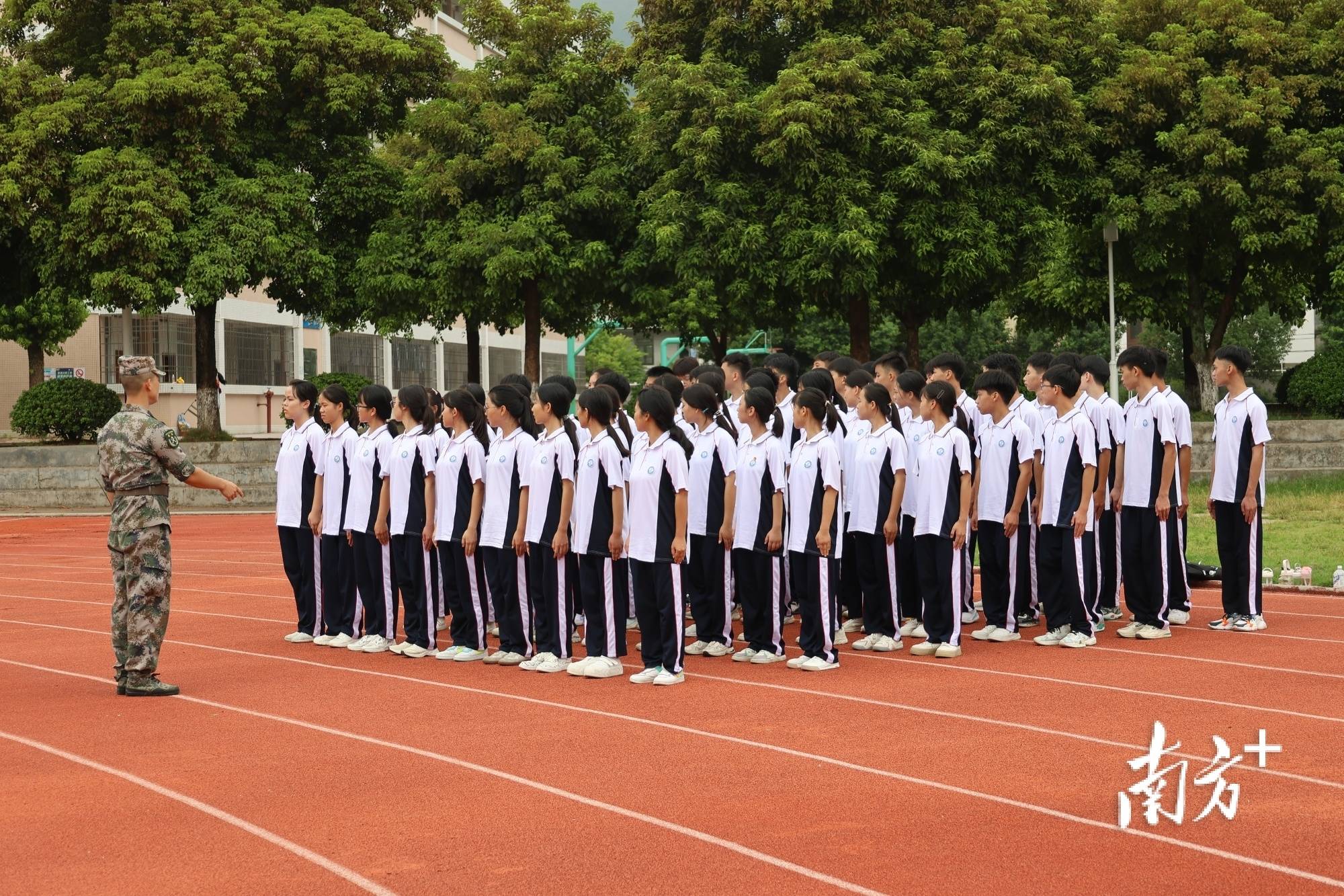 8月29日,随着军训会操表演落下帷幕,为期7天的连南民族高级中学2023年