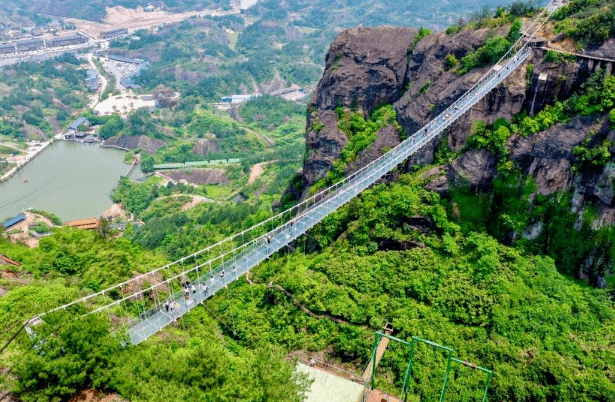 文旅君带您感受"步步惊心,秀色可餐,啤酒音乐"^_^_平江_石牛寨_刚空