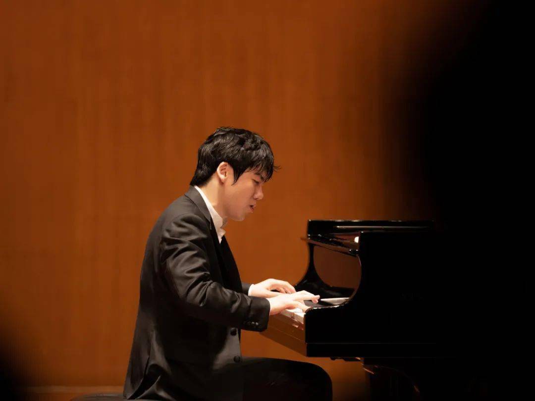 张昊辰演绎贝多芬:微微风簇浪,散作满河星_奏鸣曲_乐章_钢琴