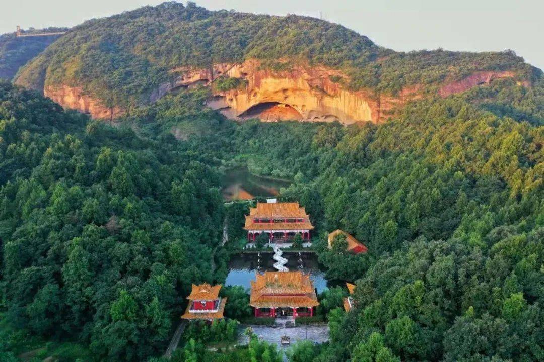 大别山石窟1咨询电话:1395611197910月15日皖西大裂谷门票半价优惠