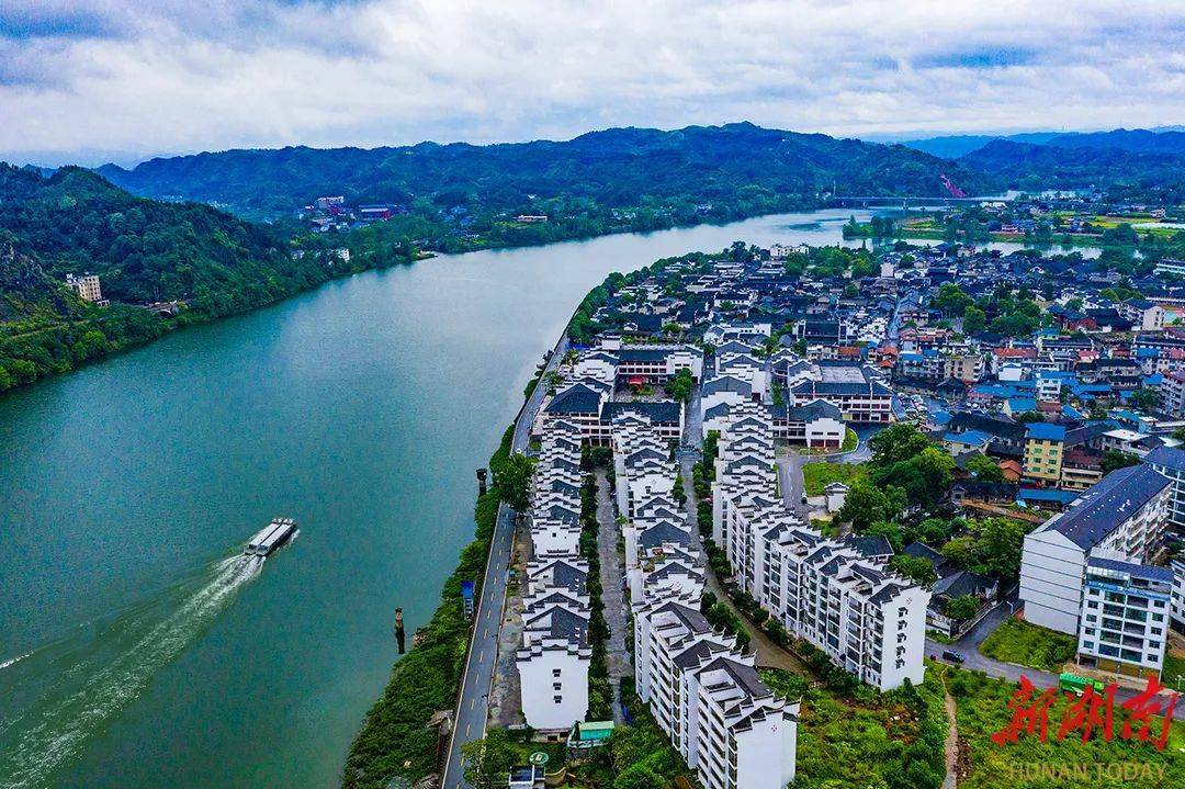 微洪江丨【喜迎2024第三届怀化市旅发大会】洪江市:打造铁路沿线美丽