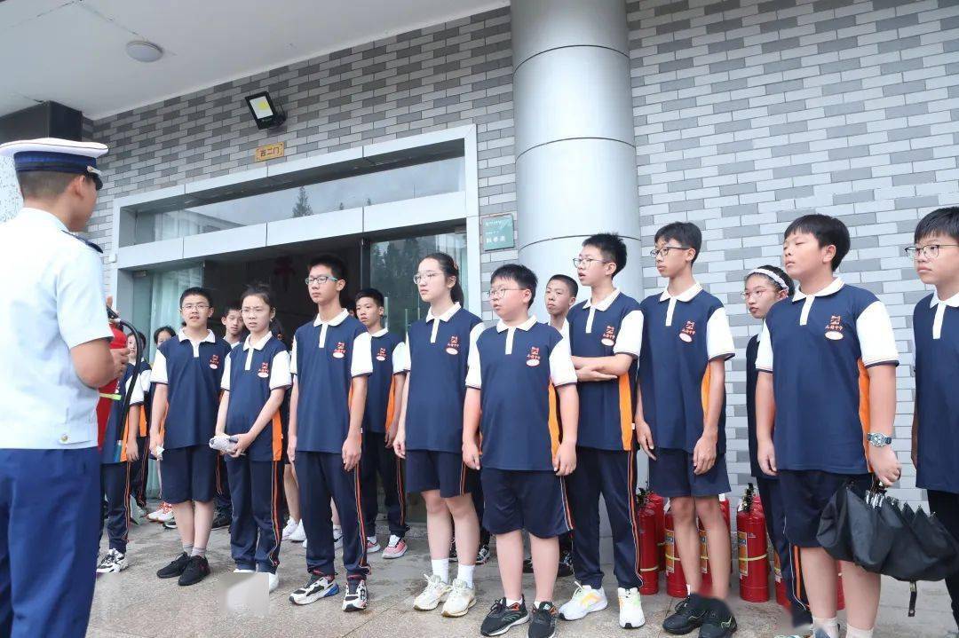 以练为战保平安,牢筑校园"防火墙"——元培中学开展消防安全疏散演习