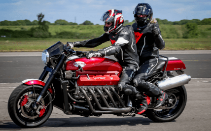 蟒蛇v10缸摩托车再创速度纪录._亨利·科尔_艾伦·米利亚德_发动机