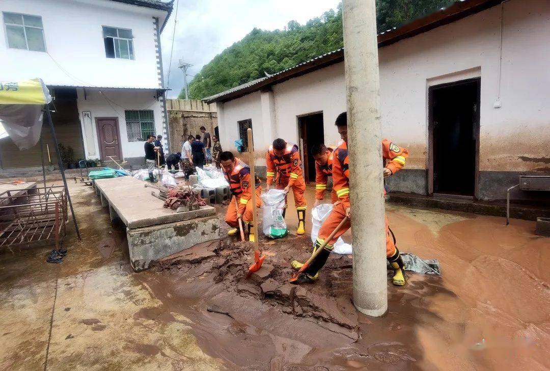 象图乡:山洪突袭 剑川消防安全转移45名师生_人员_工作_救援