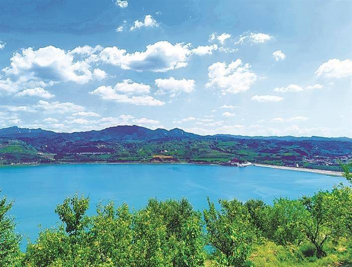 横泉水库位于方山县境内的北川河上,控制流域面积800多平方公里,总