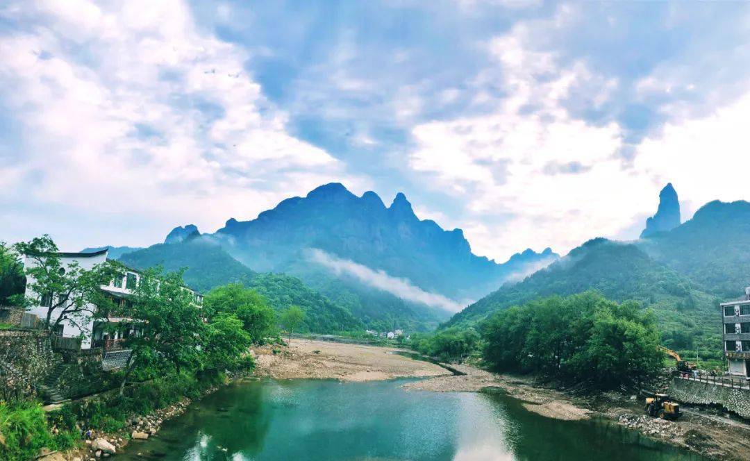 城市拼图丨十三都_游人_村民_鹅卵石