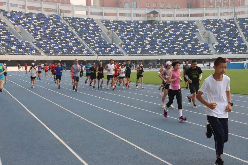 体育场免费开放!任丘会跟进吗?_市民_场地_时间