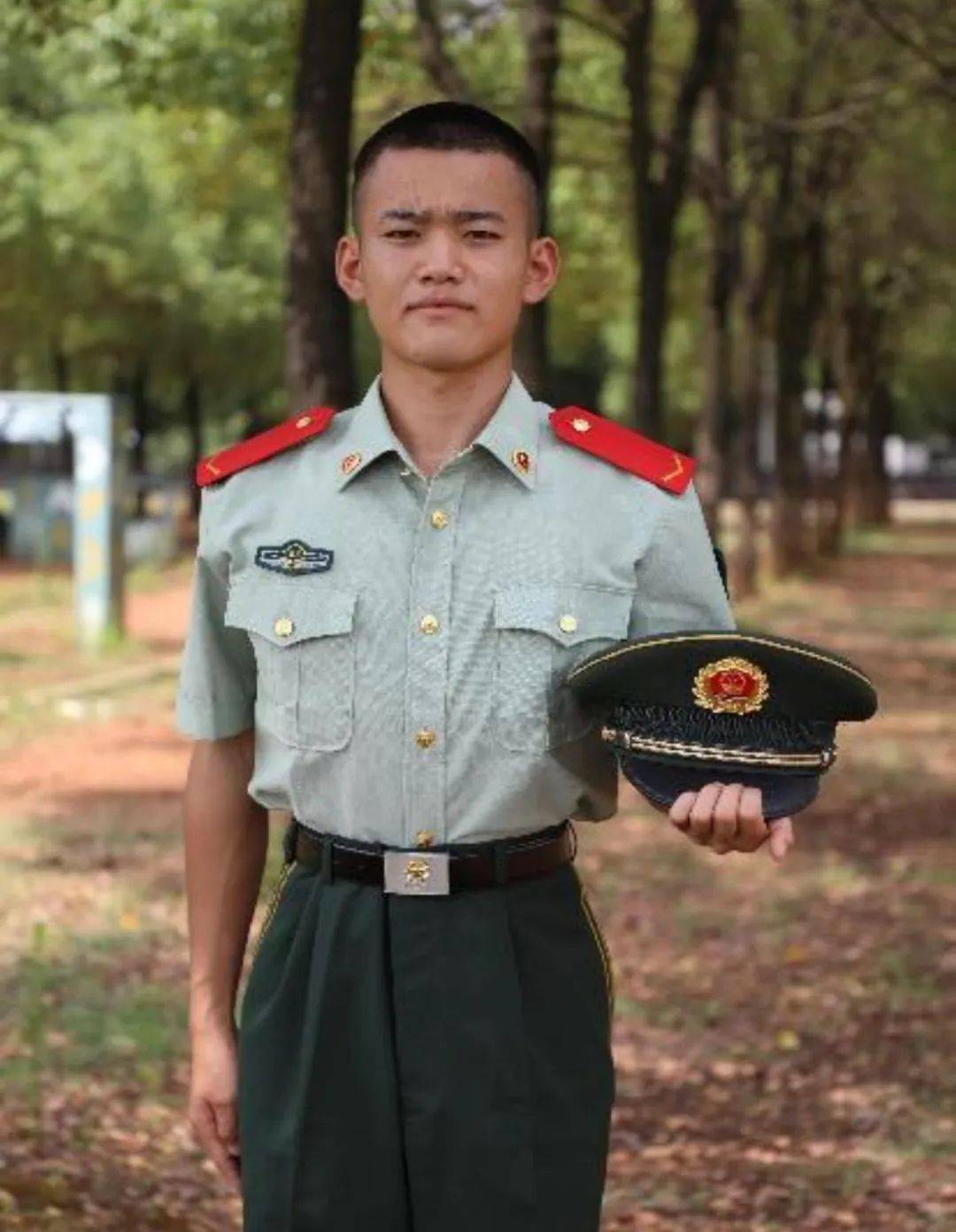 见证我们的蜕变!新兵入伍前后对比照_军营_部队_身体