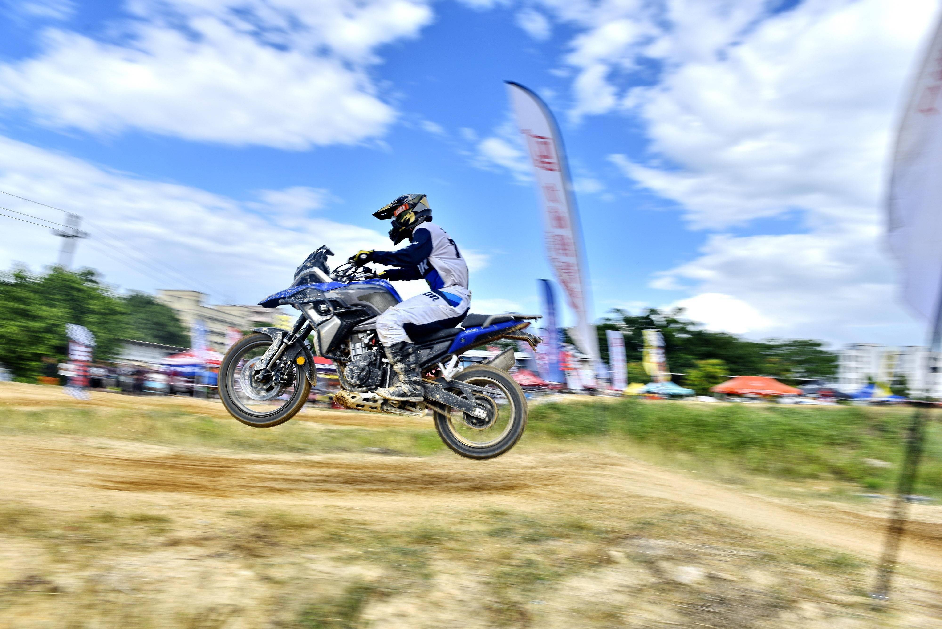 ar 头盔杯越野交流赛:凯越 800x 在 adv 组夺冠_参赛_比赛_摩托车