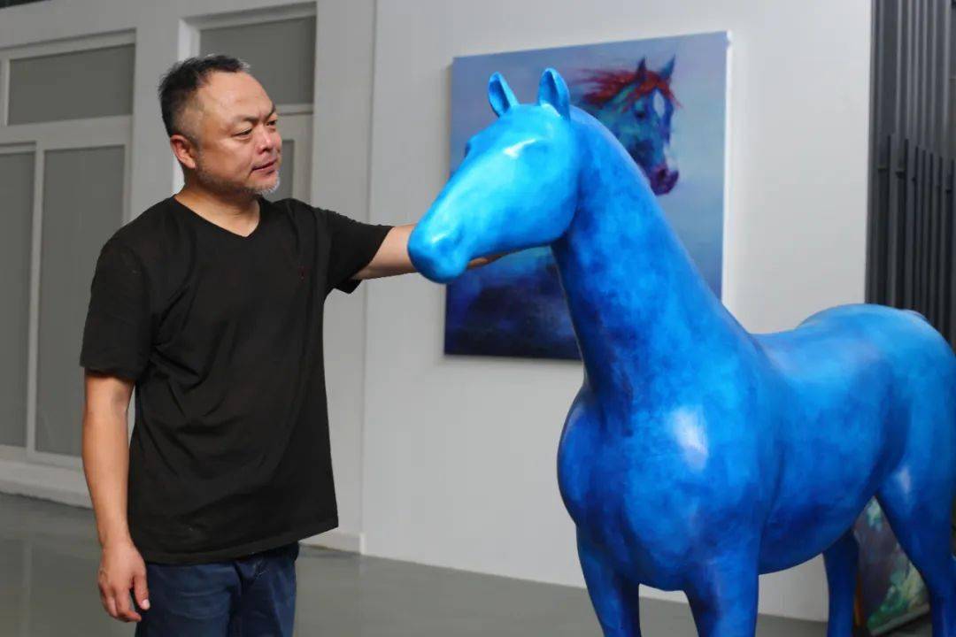 大赛专访|马东民:与蓝马对话 用画笔抒情