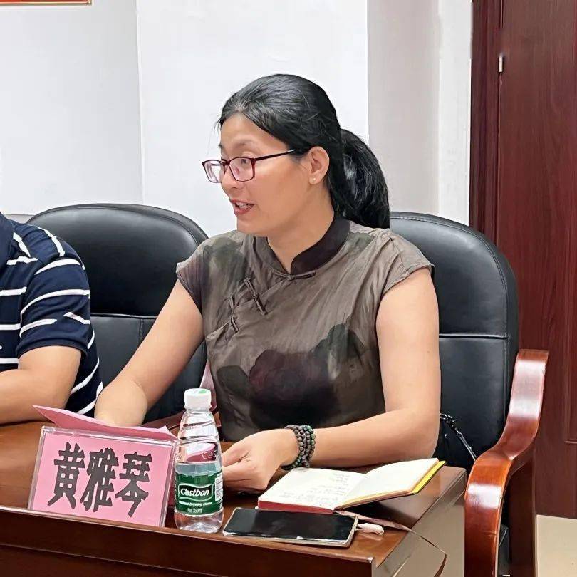 市人力资源和社会保障局党组书记,局长关英芬同志一行到我校开展教师