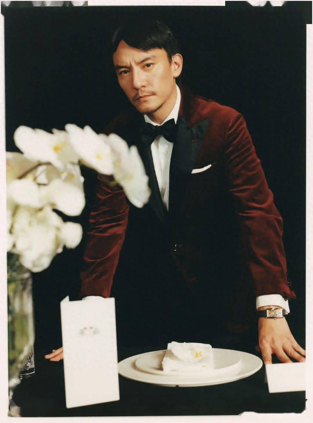 影帝张震《gq》九月封面大片,电影质感文艺范儿十足_思考者_绅士_意义