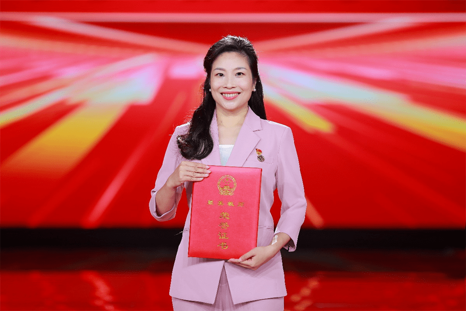 2023最美教师发布,今晚与您不见不散!_教育部_孩子_帮扶