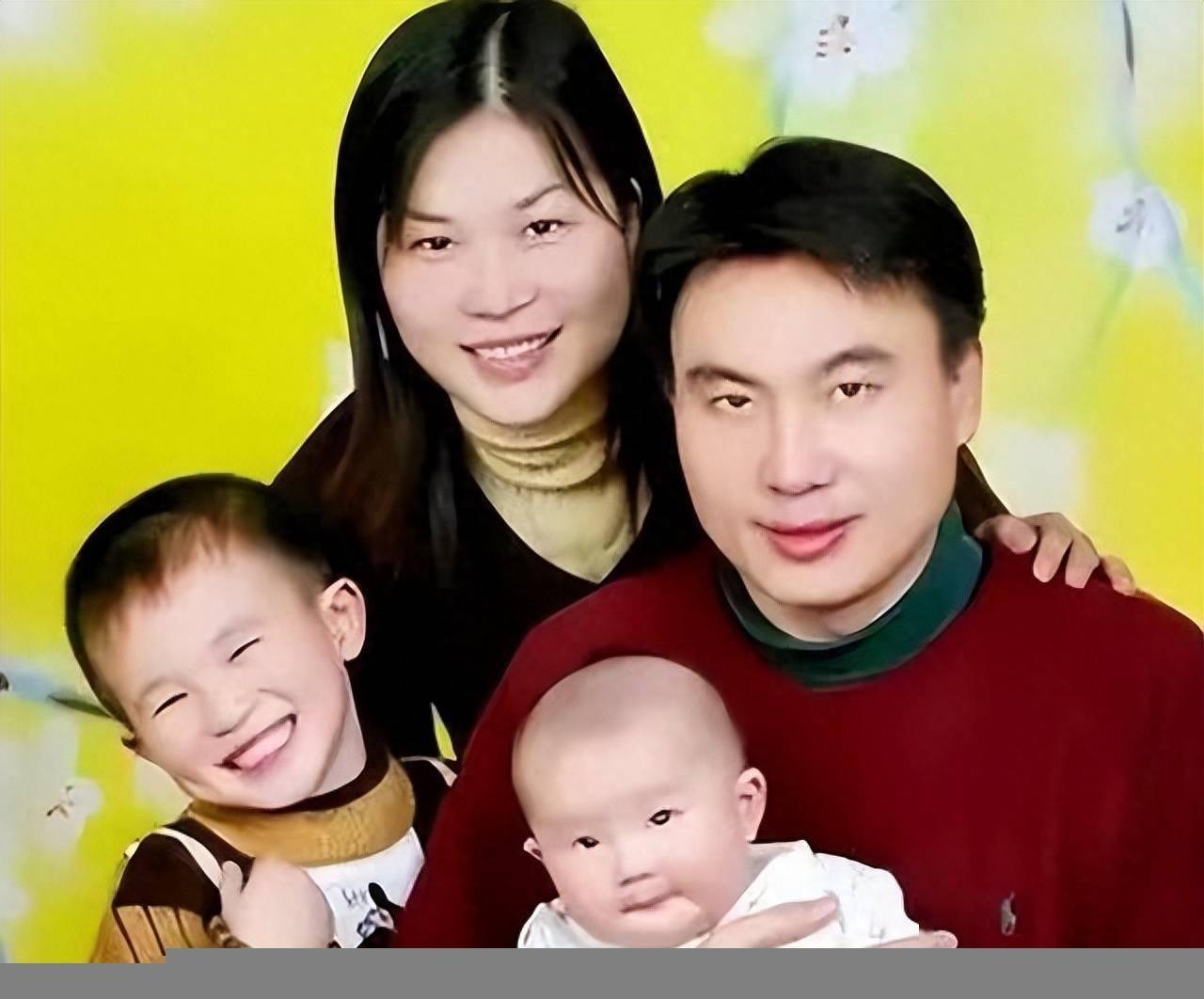 娶队友妹妹为妻,当上门女婿,今任职高官