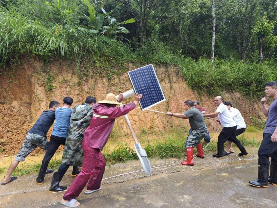 人民至上 风雨同舟——罗定市各级人大和人大代表积极投身防汛救灾