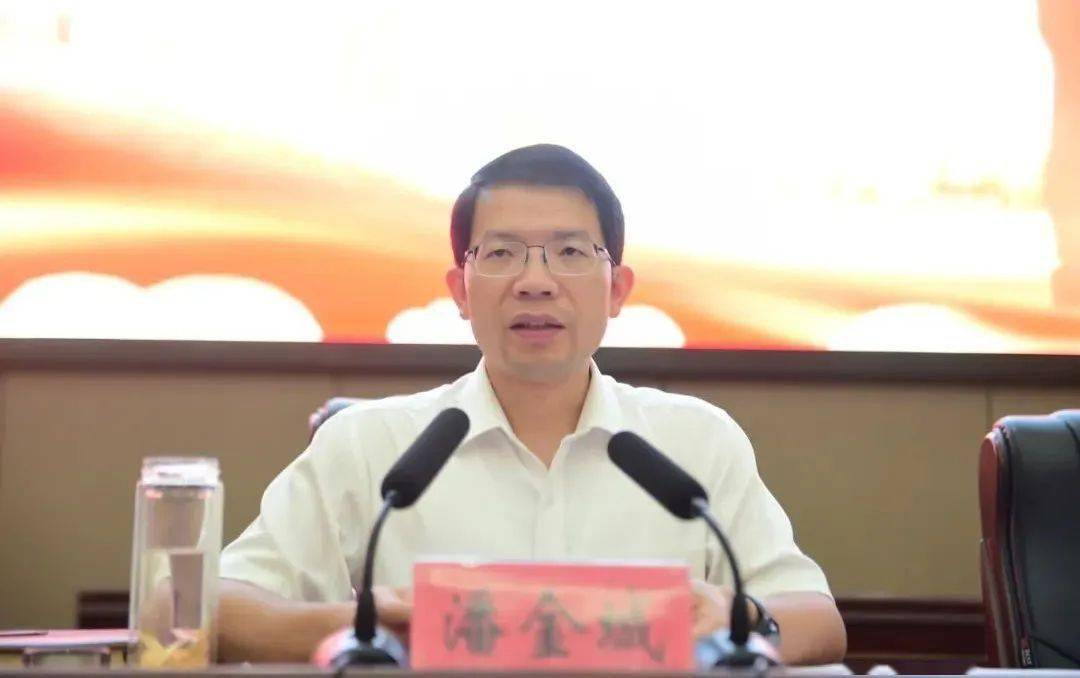 会昌县庆祝第三十九个教师节表彰大会召开