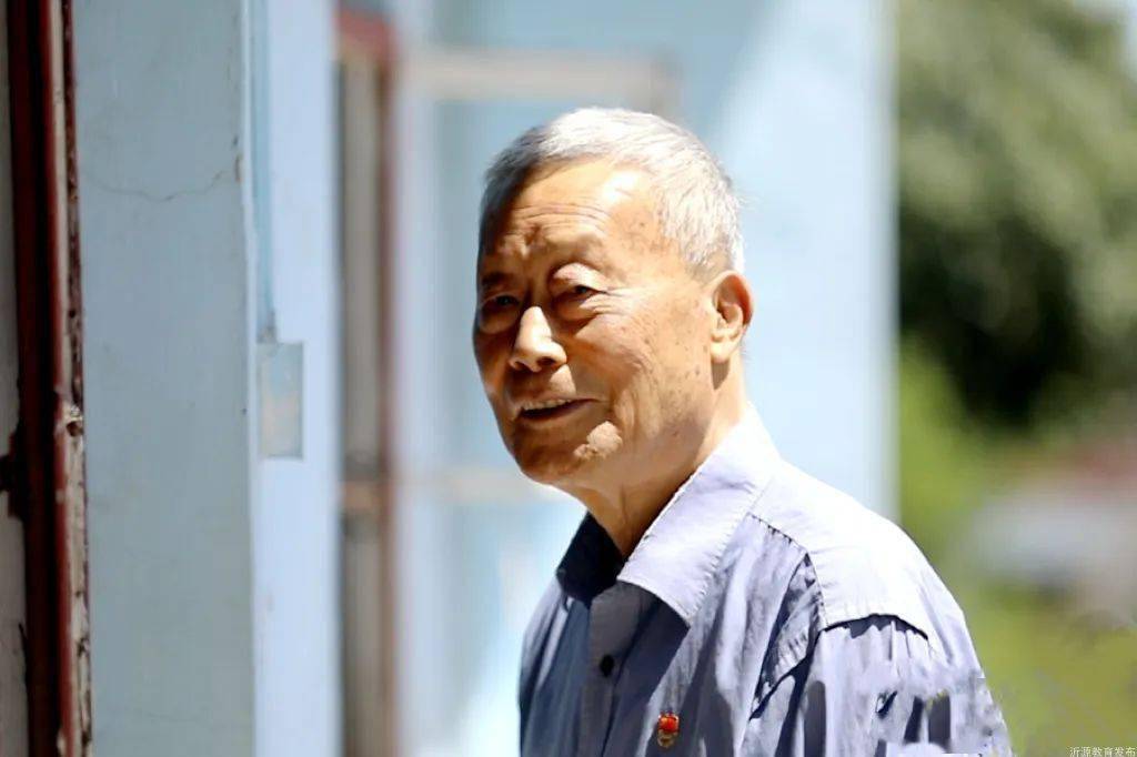 【媒体聚焦】《大众日报》整版报道我县教体系统李振华事迹_沂蒙_沂源