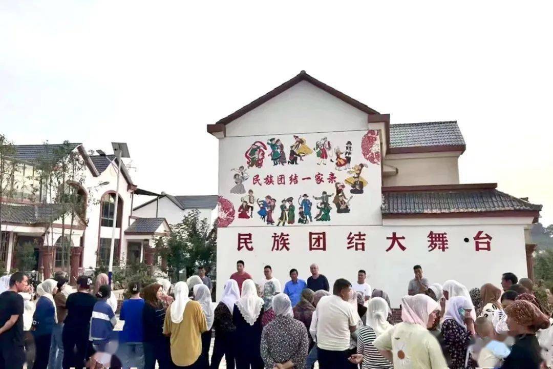 新时代昭通印象|鲁甸桃源乡铁家湾村:村规民约促融合 民族团结润人心