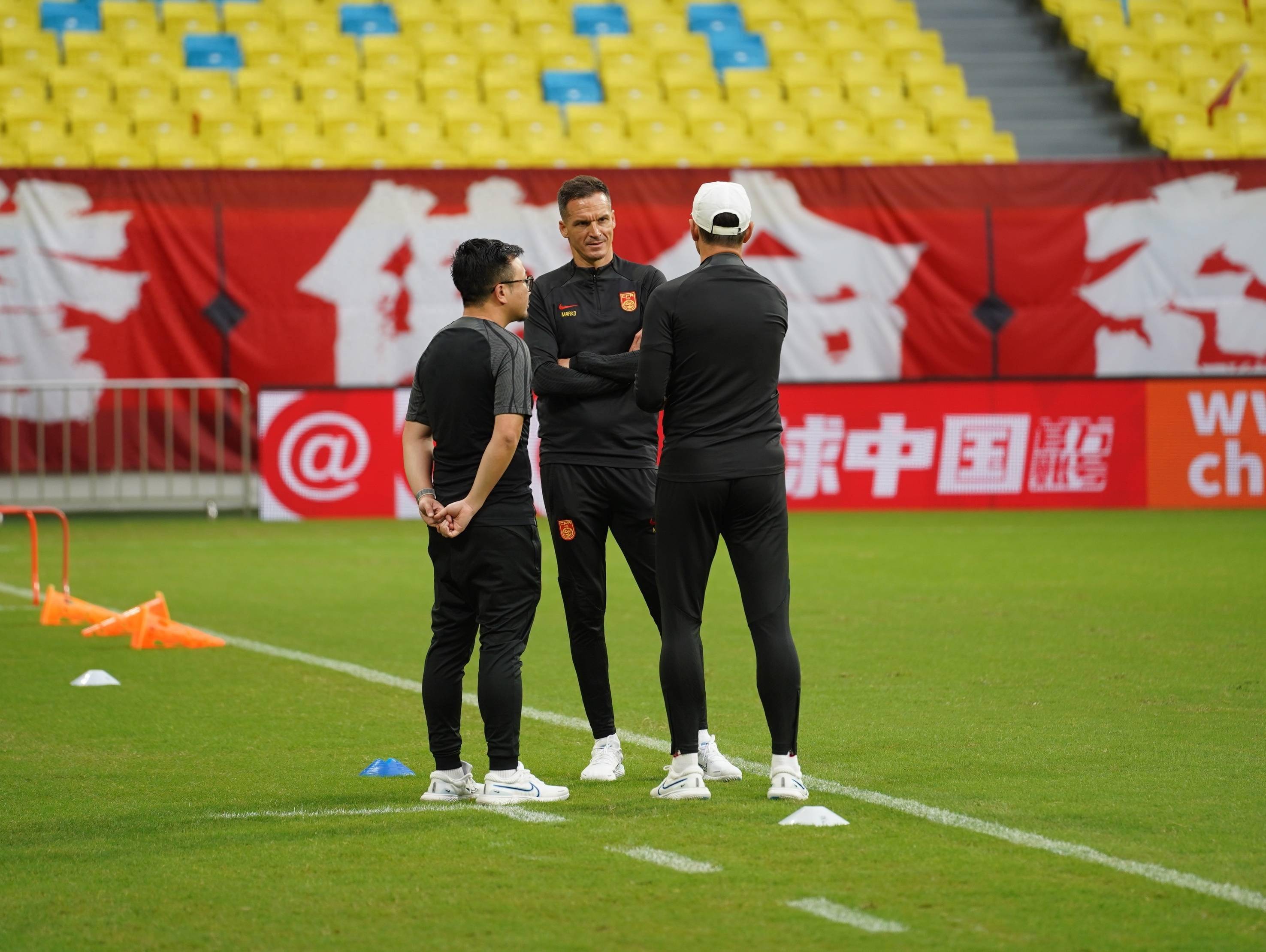 战叙利亚 国足誓言用胜利回馈球迷