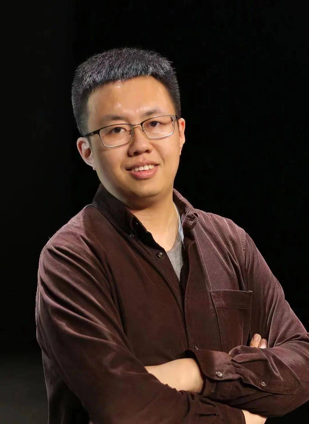 灯光设计 曲明技术总监 刘明昊电子音乐技术支持 赵博策划 韦兰芬周正