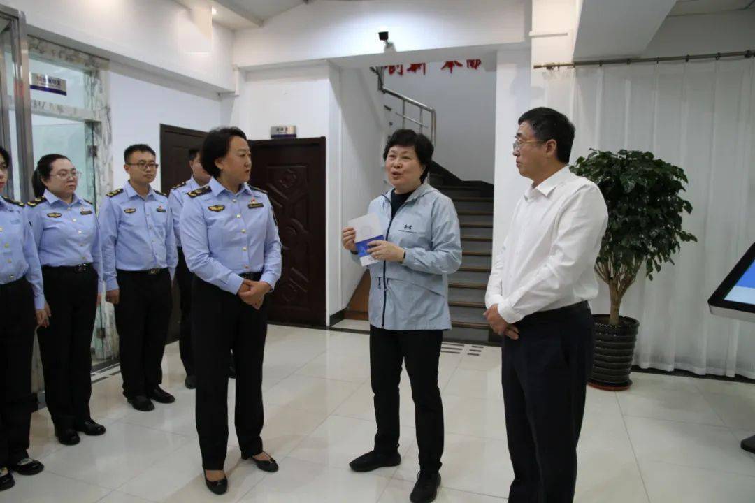 杨逸铮指出,基层工作是市场监管的重点,也是难点,基层市场监管所承担