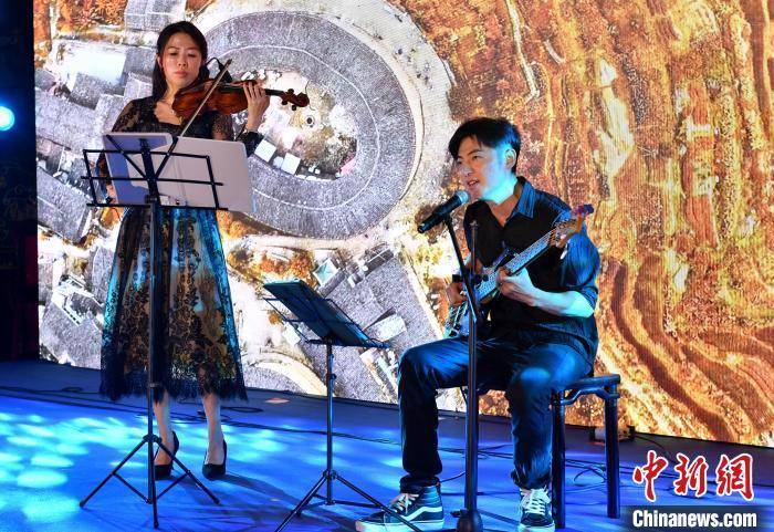 福建展出两百多幅高质量摄影作品 "光影"作品诉说"闽台亲上亲"_交流