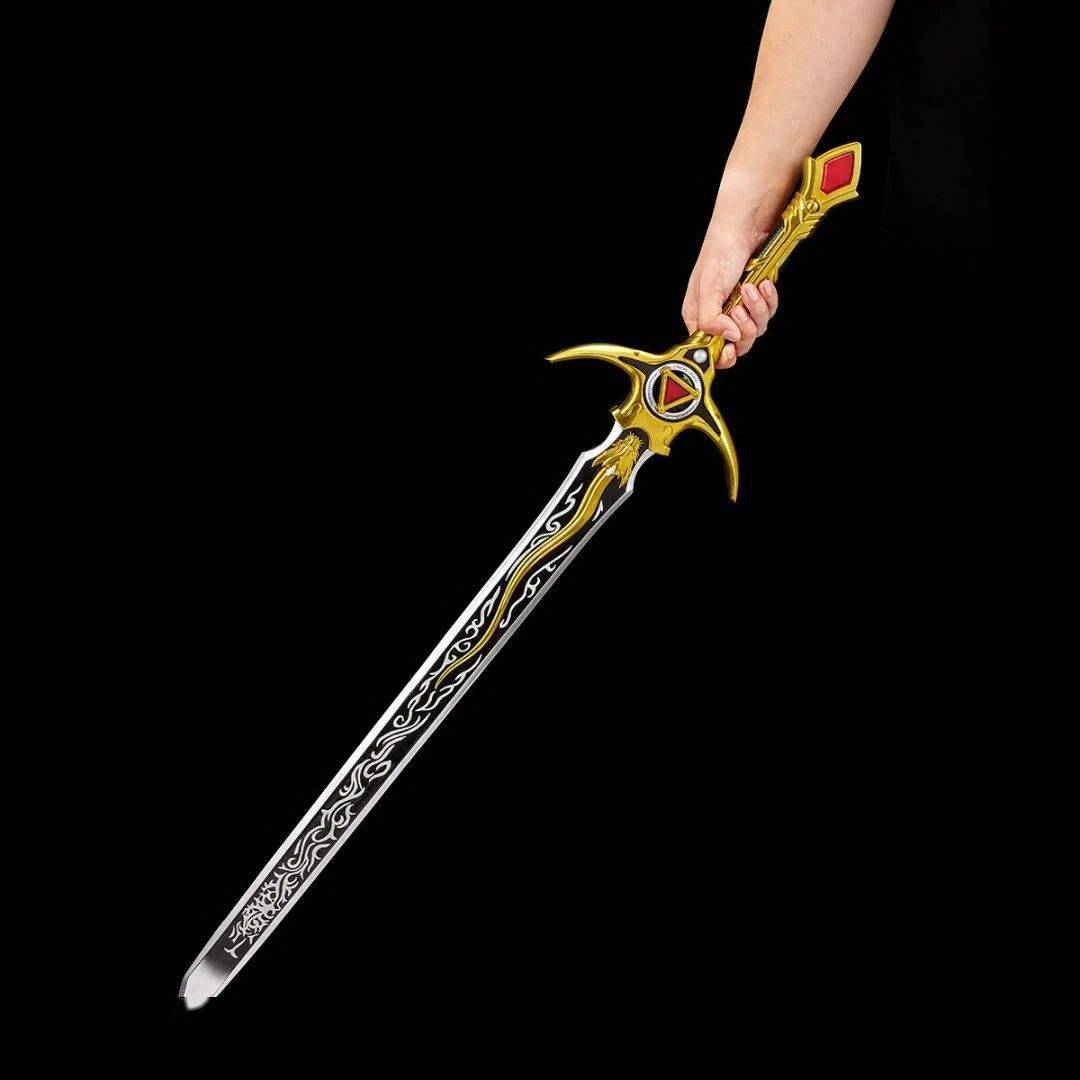 除了本体之外,还附带了展示底座而这款csg牙狼剑的所有内容物就是这些