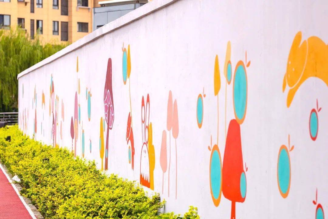 杨浦街头上演视觉盛宴,细数那些有温度的墙绘艺术