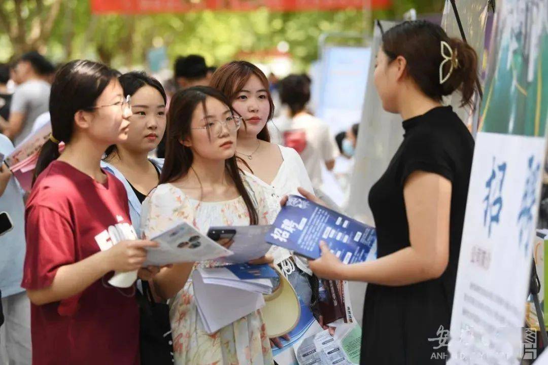 加快建设“七个强省”丨职校报名热，是有这两大制胜法宝！