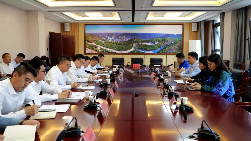 走访期间,陕西省延长县委书记曹林虎,中金所党委委员,副总经理曹越及