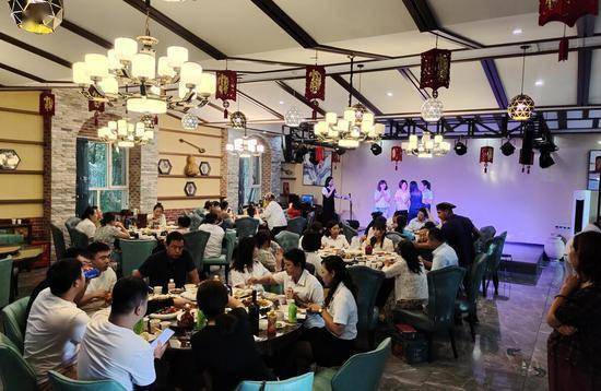 乌鲁木齐米东Kaiyun 开云体育区：农家乐唱响乡村振兴新乐章