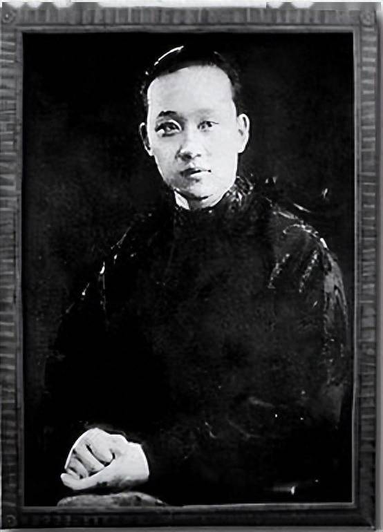 图 / 来源网络荀慧生大师一生中有三位夫人,分别为吴春生,苏昭信和张