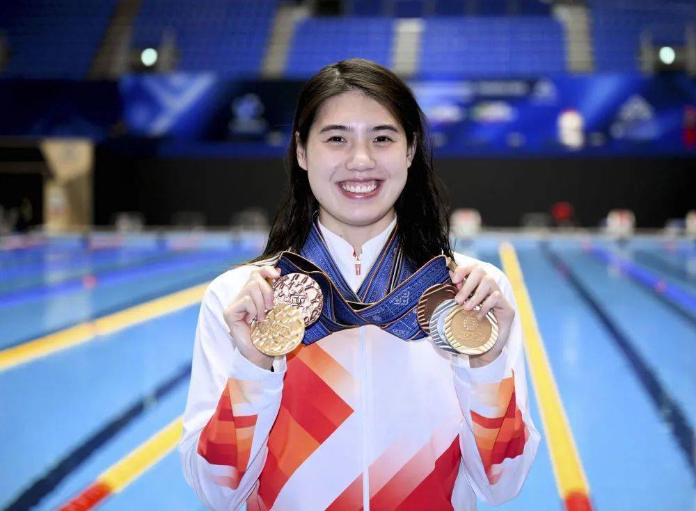 邹佳琪 来自搜狐网