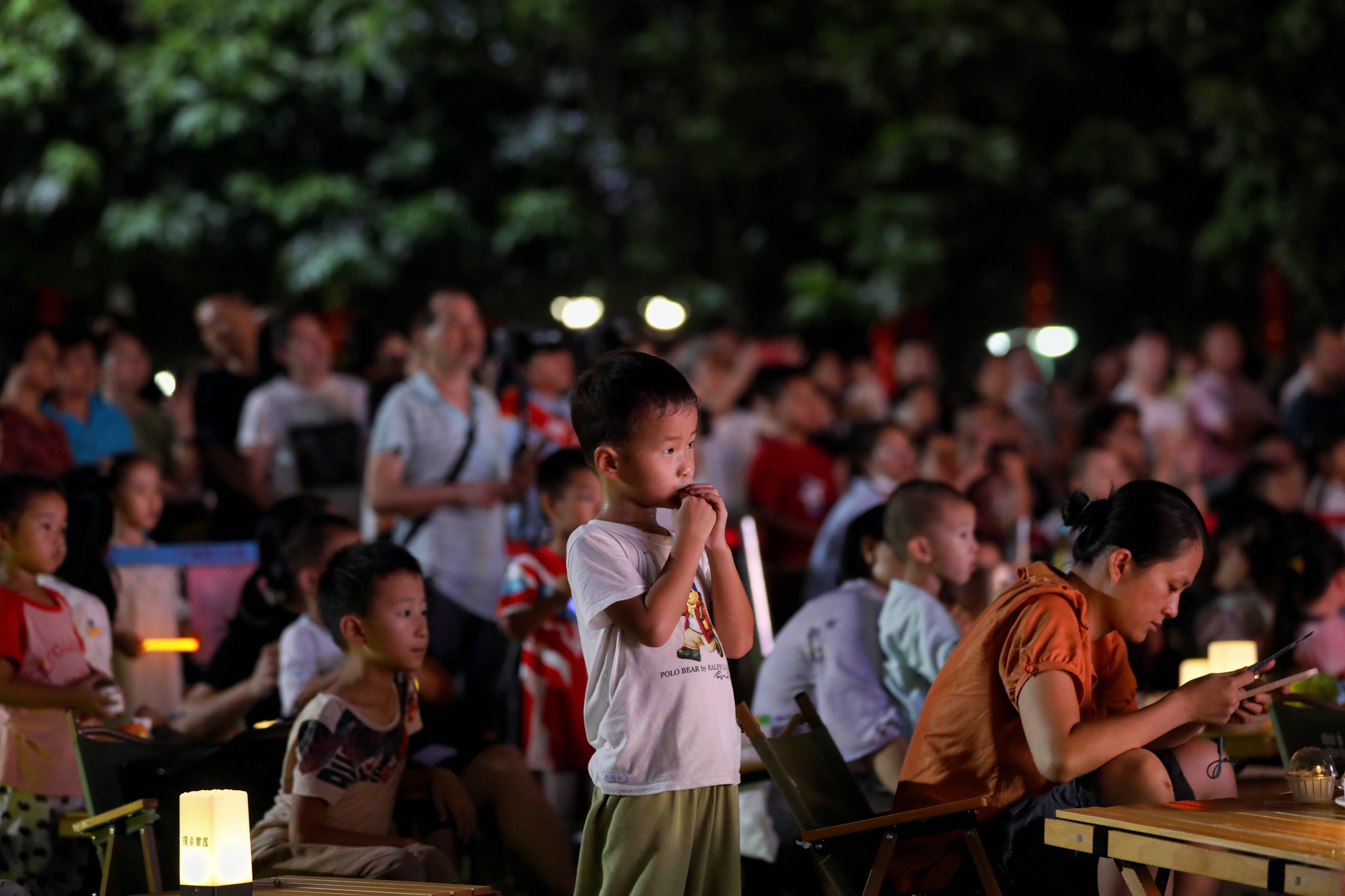 此外,9月23日至10月6日活动期间,红线女艺术人生展,国潮粤剧漫画展,车