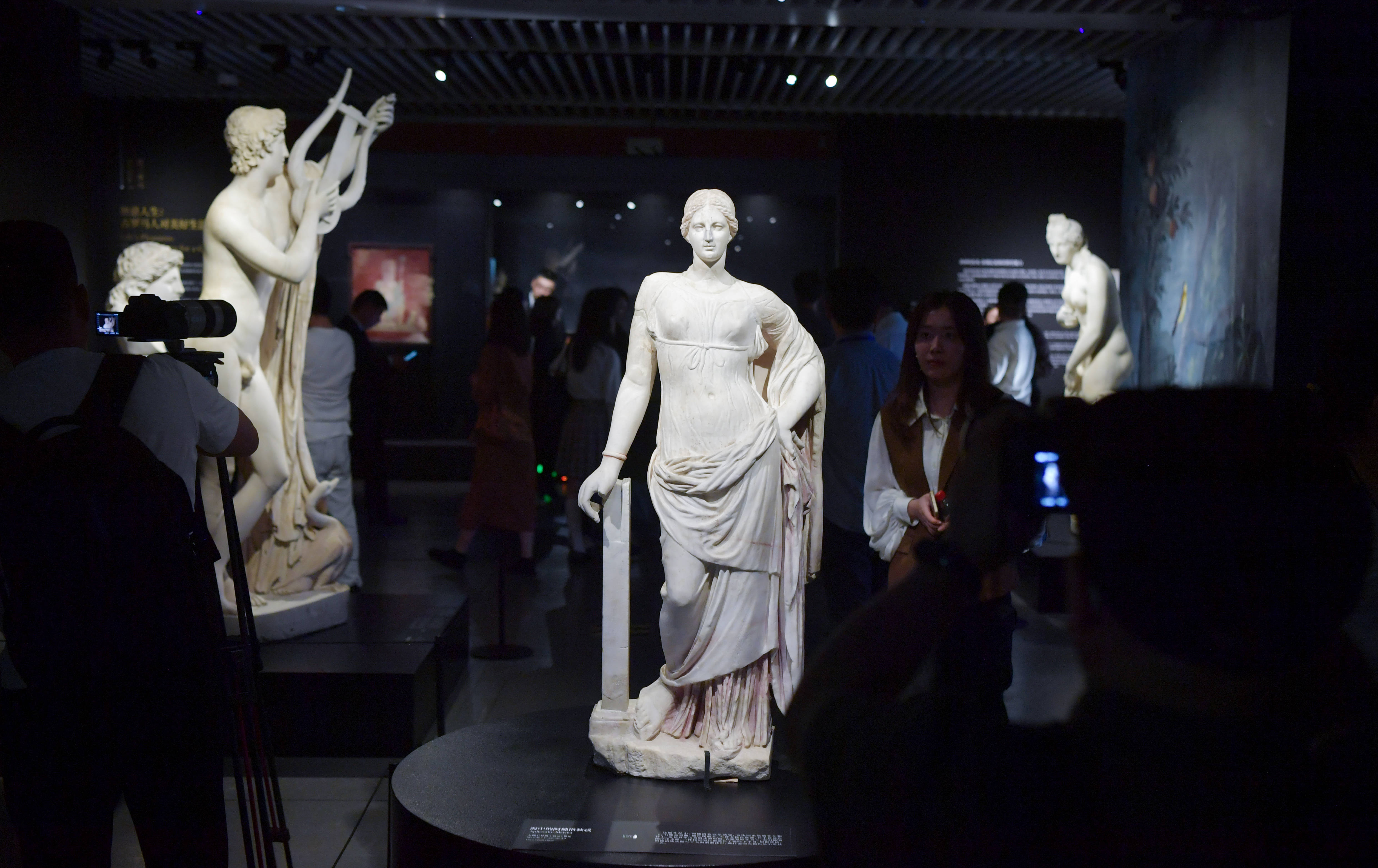 127件套意大利文物亮相国家典籍博物馆,还原庞贝古城生活_古希腊_神话