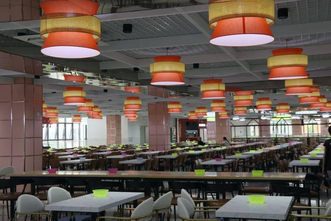 入驻的师生正式启用武鸣校区西区广西工商职业技术学院随着新学年的到
