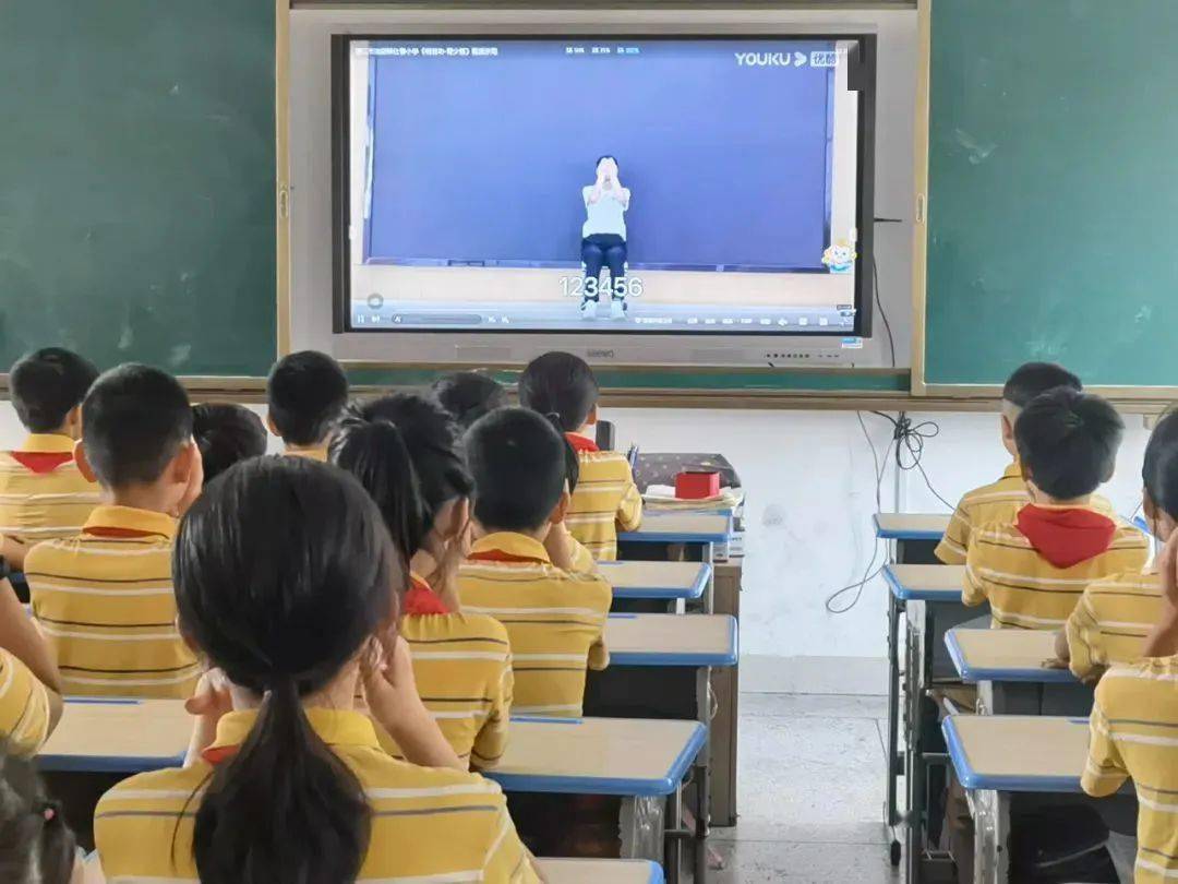 明目功进校园 | 晋江市池店镇仕春小学明目功(青少版)全校推广_进行