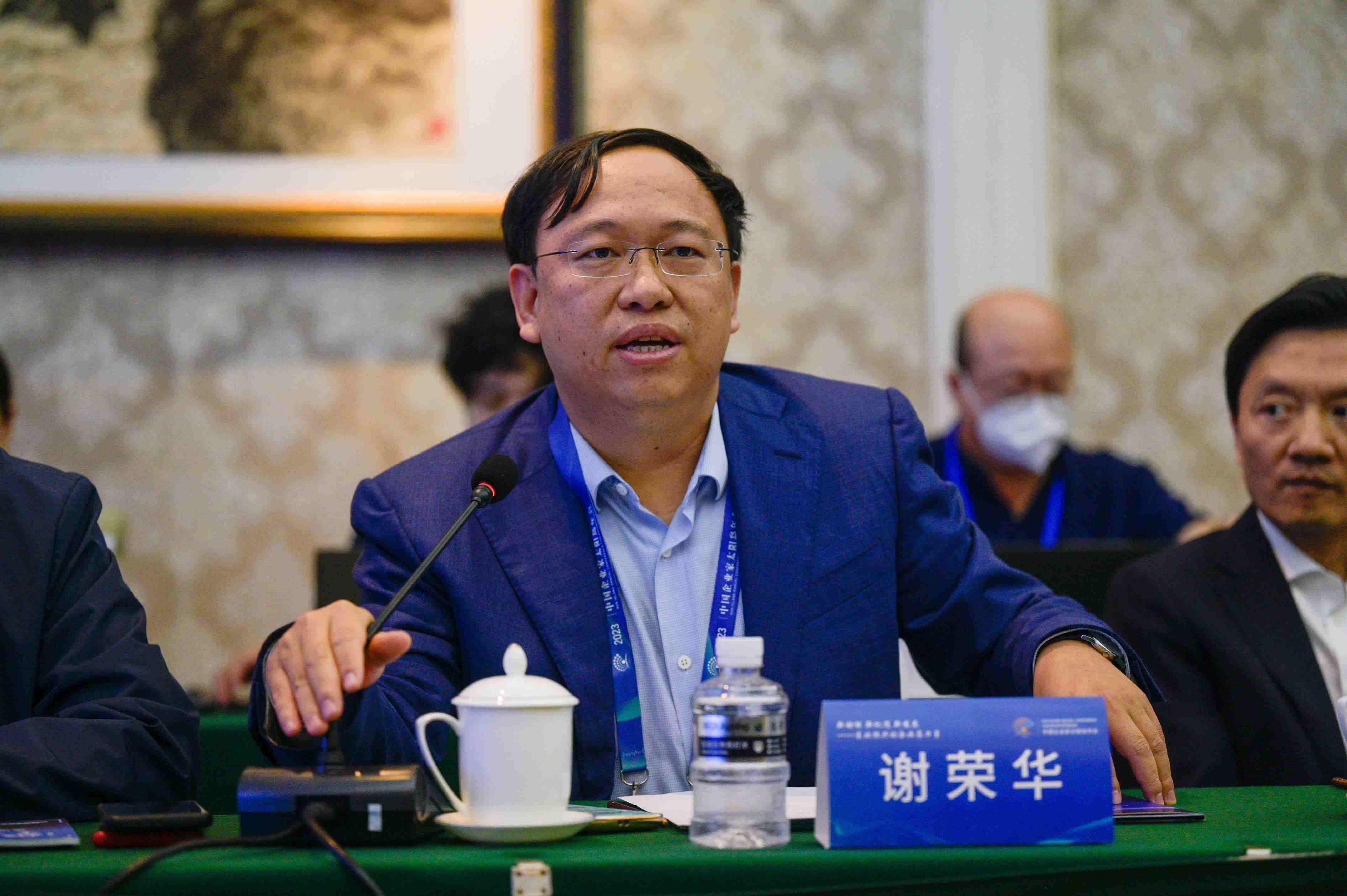 一场座谈会 一次加速形成新质生产力的"头脑风暴"_哈尔滨_发展_数字