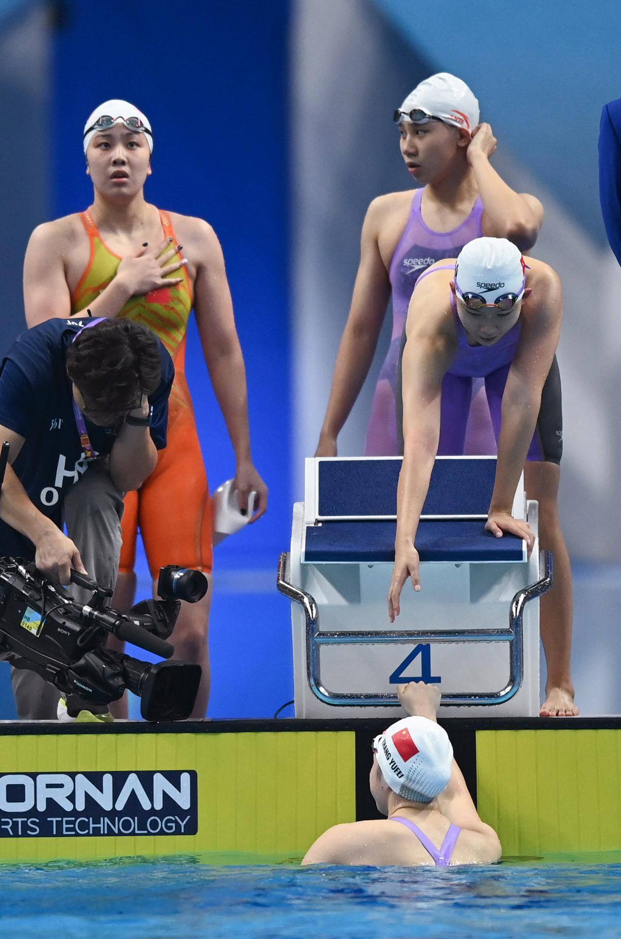 游泳——中国队夺得女子4x100米自由泳接力冠军