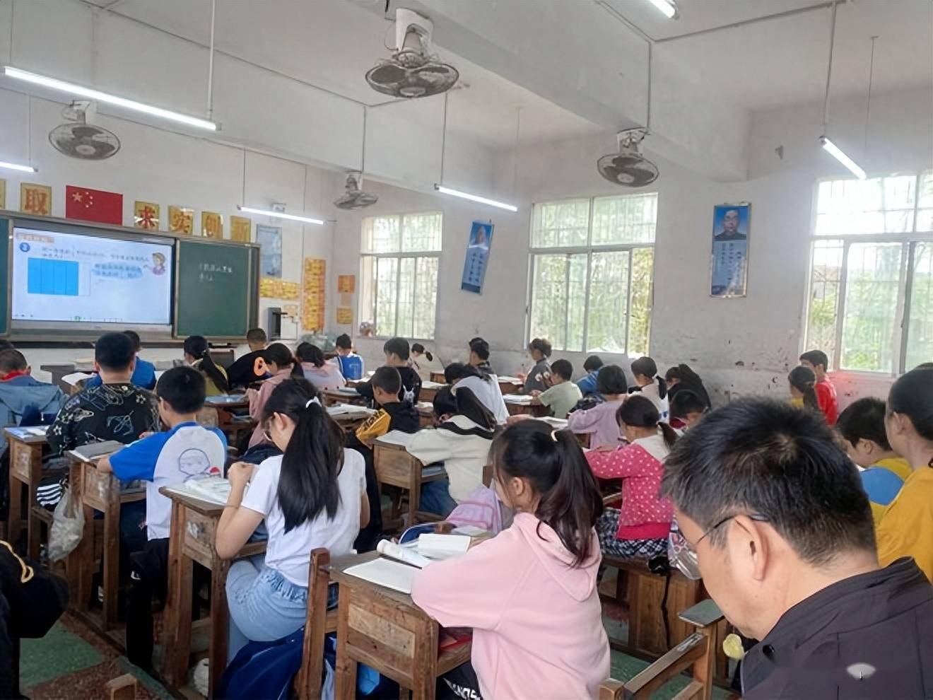 桃源县第四中学(漆河镇中学):以研促教,帮扶提质