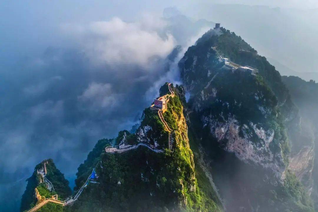 时间:9月29日—10月31日· 地点:轿顶山景区· 内容:自2018年首届