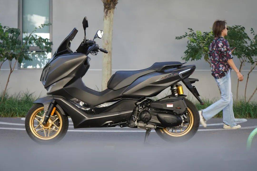 2万,300cc踏板!mbp新车实拍_搜狐汽车_搜狐网