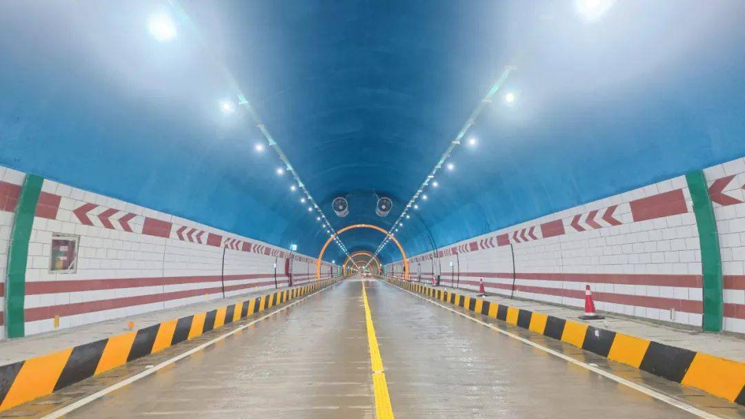 贺州至昭平二级公路大风坳隧道恢复通车啦!_改造_照明_项目总投资