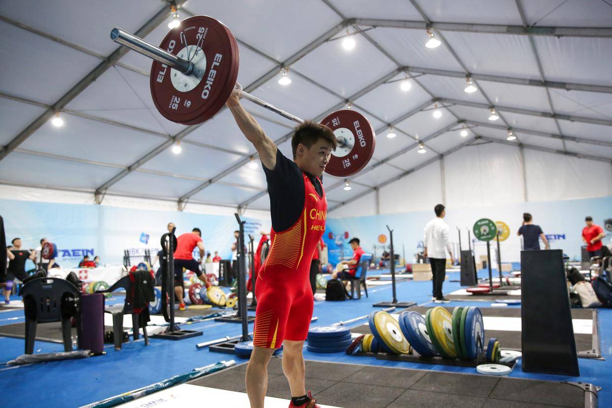 举重——亚锦赛:中国队赛前训练_新华社_王益亮_李大银