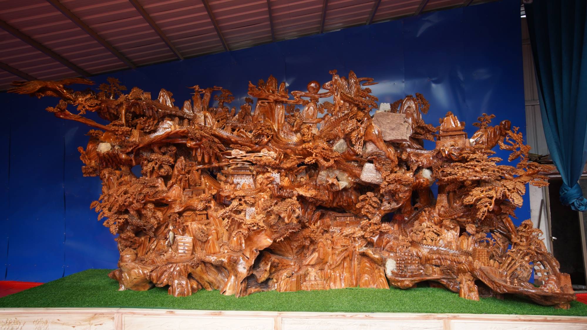 贵州黄平：《万里长城》根雕精美完工_搜狐网