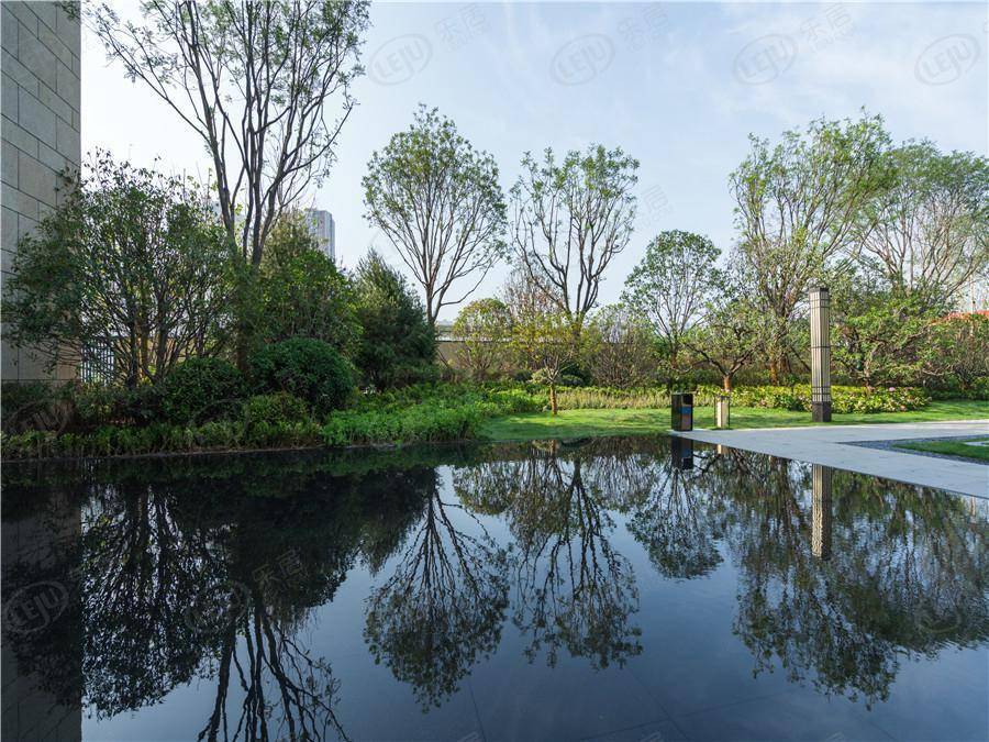 西安未央白桦林溪 价格来袭 约20827元/㎡_楼盘_配套_户型