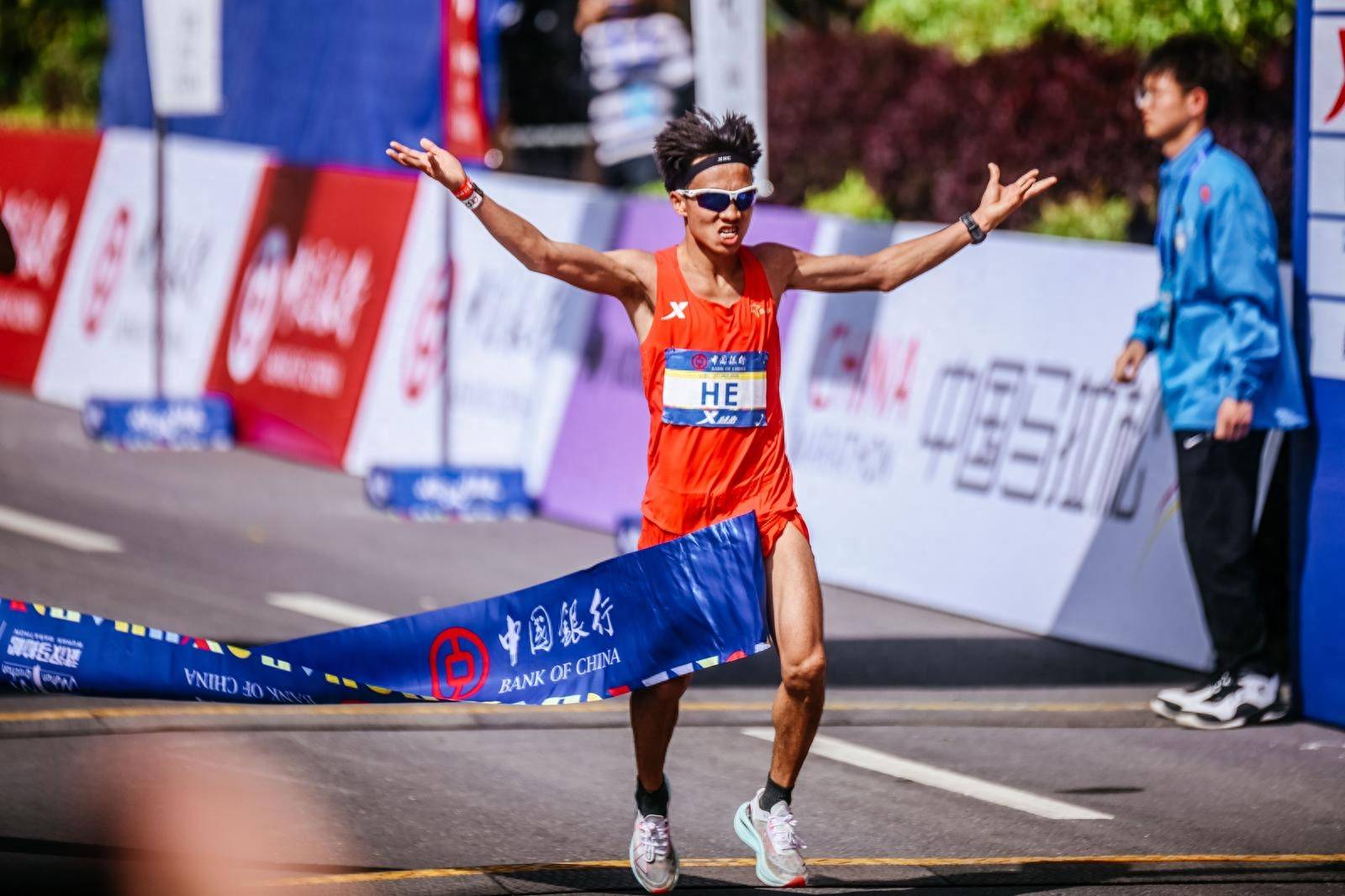 何杰明日出战亚运会男子马拉松决赛,马旭东担任检查主裁_宁夏_田径