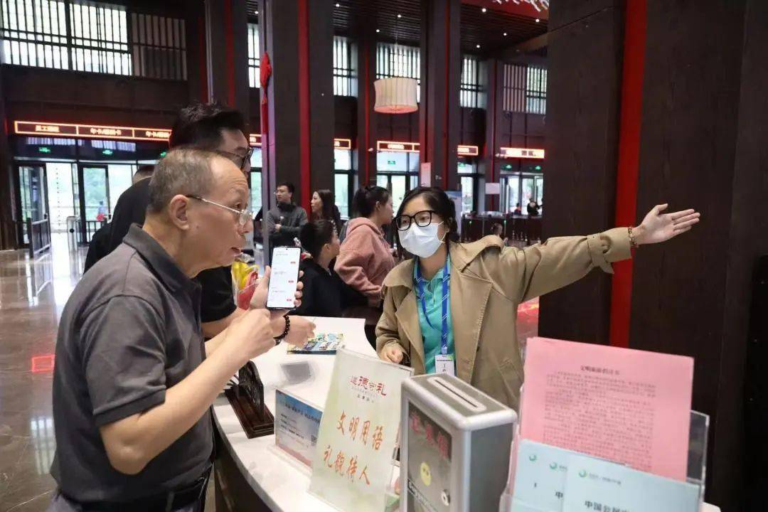 沔阳小镇:做游客"贴心人"_服务_景区_专人